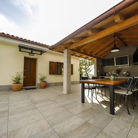 Casa Tilia Villa Sapjane Exteriör bild