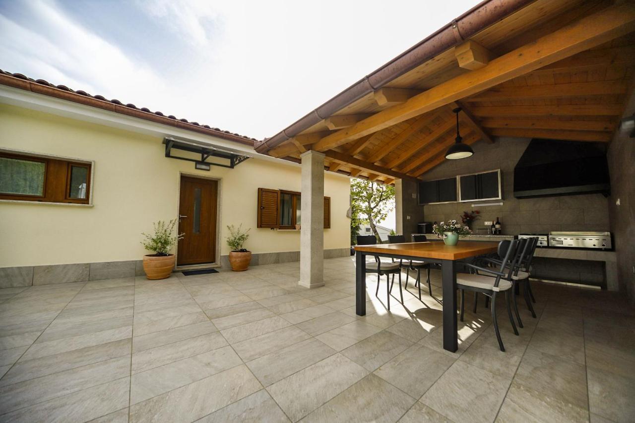 Casa Tilia Villa Sapjane Exteriör bild